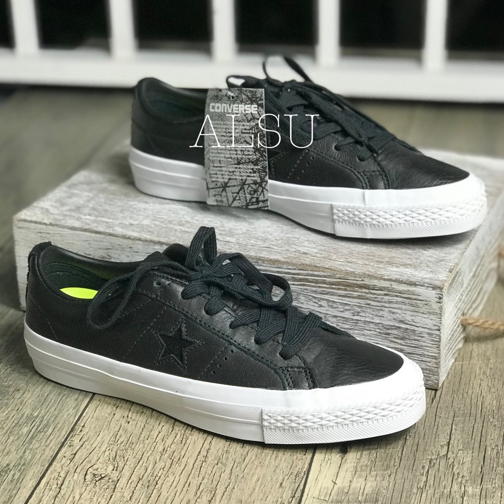NWT Converse One Star⭐️Leather OX BlackW AUTHENTIC